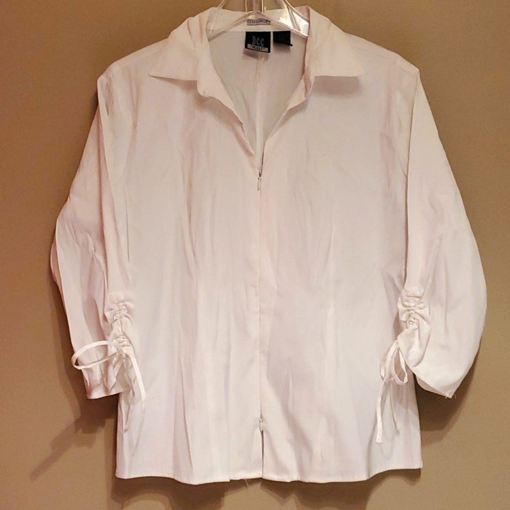 DCC Vintage white zip up blouse